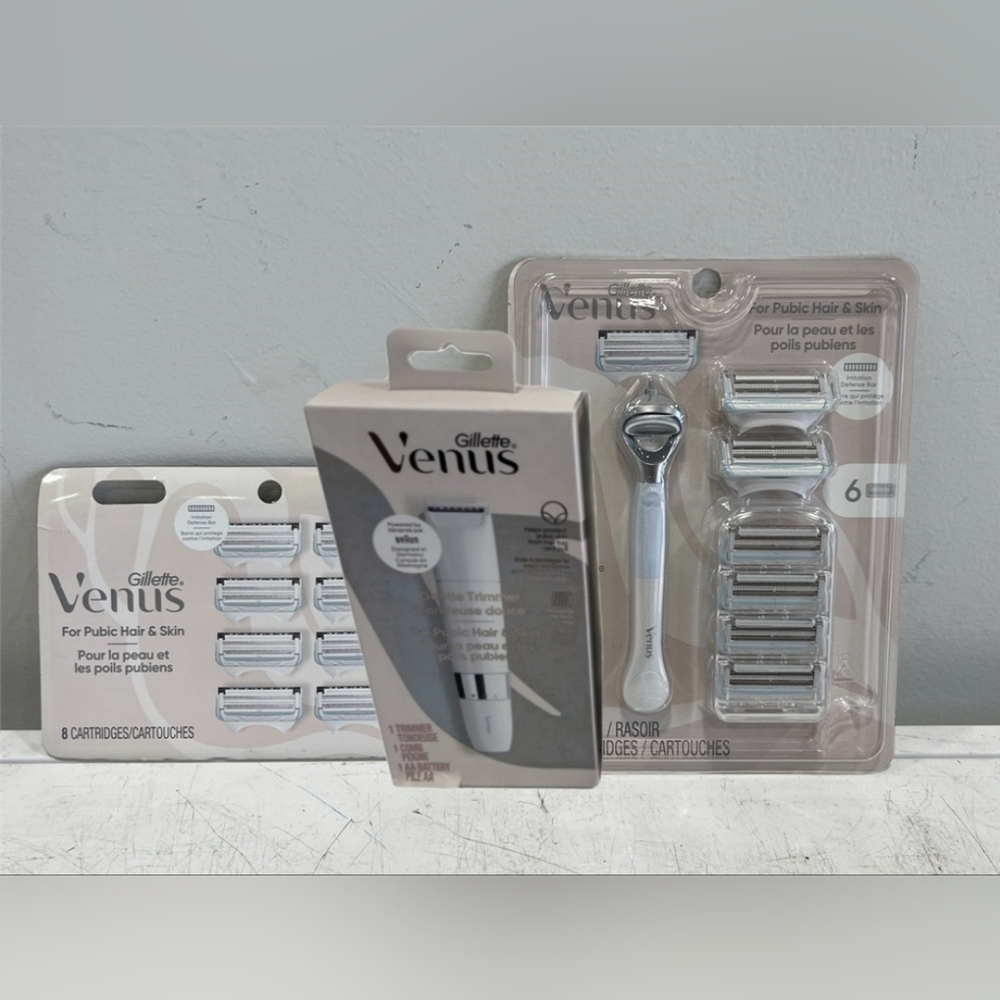 Venus COMBO (Razor, Extra Blades and Gentle Trimmer) A Must Have-NEW